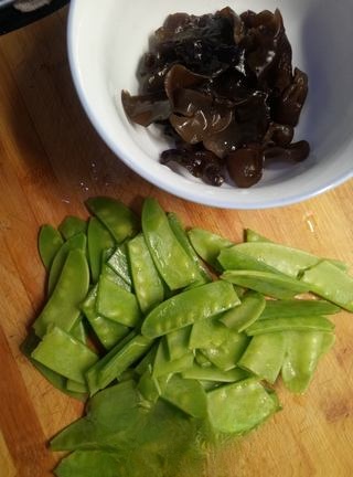 Snow Peas Mixed with Black Fungus - Exclusive