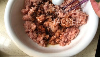 Shiitake mushroom and fresh meat buns, fresh and juicy, simple and delicious, plump and soft.