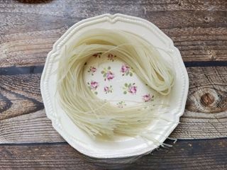 Exclusive Garlic Chili Sauce Mixed Rice Noodles