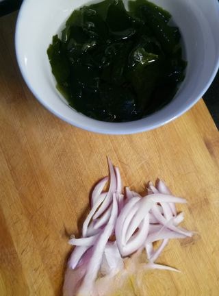 Onion Mixed with Wakame Exclusive