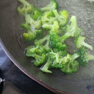 Wood Ear and Broccoli with Goose Egg Special
