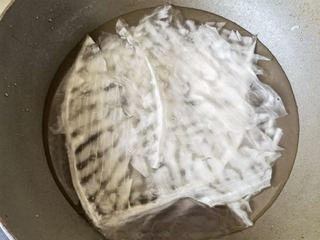 Schizonepeta and Cucumber Mixed with Vermicelli – Exclusive