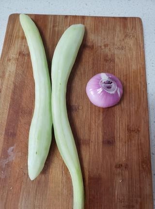 Garlic mashed onion cucumber black fungus
