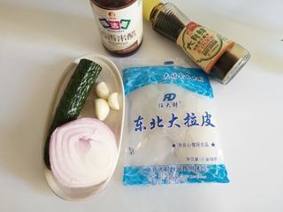 Cucumber Mixed with Mung Bean Jelly