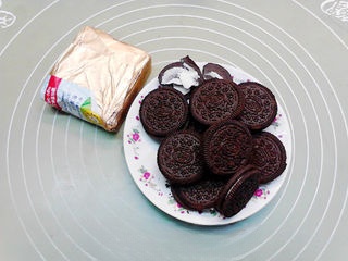 Oreo Yogurt Mousse Cake Debut
