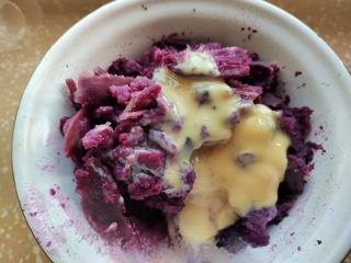 Exclusive Milky Purple Sweet Potato Flower Bun
