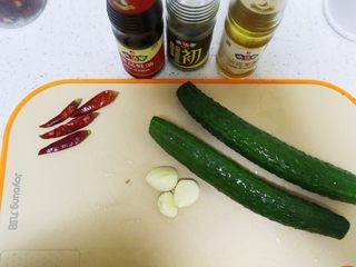 Cold Dressed Spicy and Sour Cucumber Strips