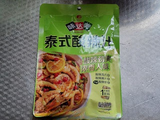 Lazy Spicy and Sour Chicken Feet