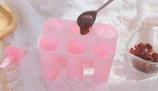 Enjoy ice treats at home: Eight summer ice desserts