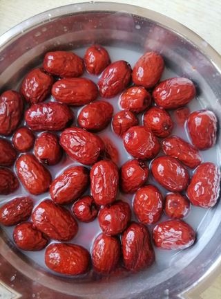 Red dates stuffed with walnuts - exclusive