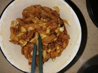 Shredded Pork with Green Pepper and Pickled Mustard Stems