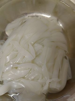 Stir-fried Rice Noodles with Green Pepper and Pork Intestines - Exclusive