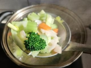 Exclusive Celery and Carrot Mixed with Lotus Root Slices