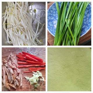 Exclusive Chive and Mung Bean Sprout Wrap