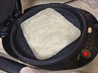 Egg-stuffed pancake