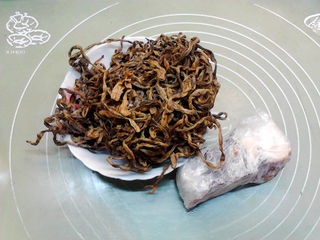 Fu Long Bean and Cured Pork Leaf Cake First Release
