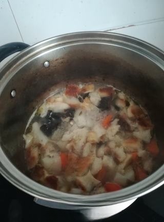 Lamb soup with soaked bread