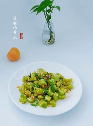 Garlic-flavored Smashed Cucumbers Exclusive