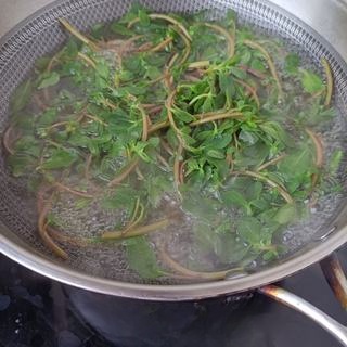 Exclusive Braised Beef Mixed with Purslane
