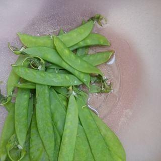 Exclusive Fresh Shrimp, Corn, and Snow Pea Salad