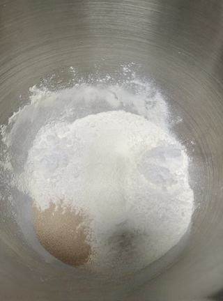 Two-tone textured bread