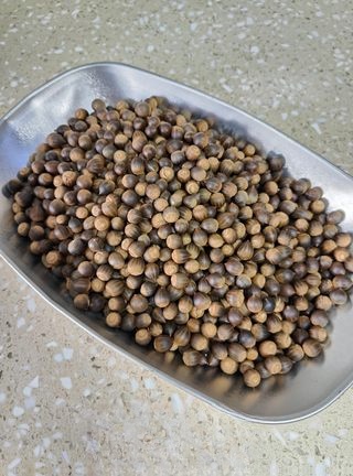 Salt-roasted chestnuts
