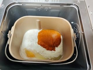 Coconut Flake Leaf Bread