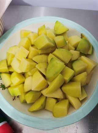 Braised Potatoes with Minced Meat