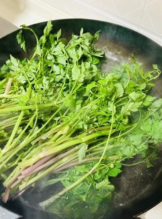 Stir-fried Wild Celery with Cured Pork