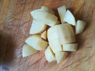 Potatoes braised with eggplant