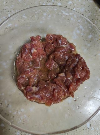 Stir-fried Beef with Cucumber
