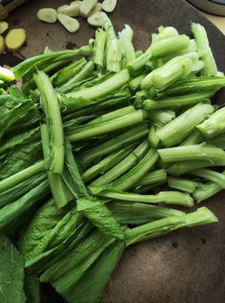 Sliced meat soaked in spring vegetables - exclusive
