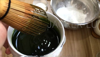 Smeared fragrant glutinous rice cake, the soft, glutinous, and sweet taste instantly blooms on the taste buds.