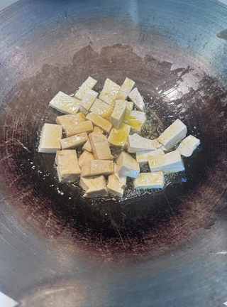 Stir-fried Fish Heart Grass with Pan-fried Tofu