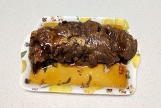 Beef tenderloin slices