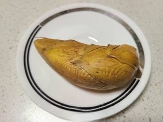Stir-fried Chicken Shreds with Bamboo Shoots