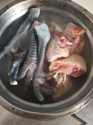 Exclusive Sea Cucumber Braised Chicken