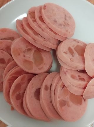 Stir-fried Carrots with Beef Sausage