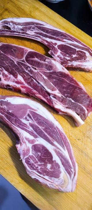 Pan-fried lamb chops