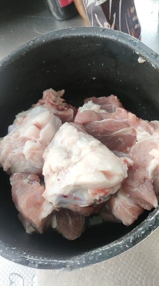 Pickled Cabbage Stewed with Pork Bones