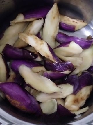 Stir-fried Eggplant with Green Peppers