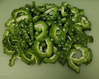 Bitter melon with garlic