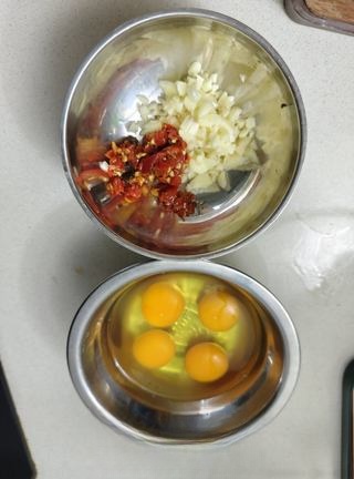 Eggs Stir-Fried with Vinegar