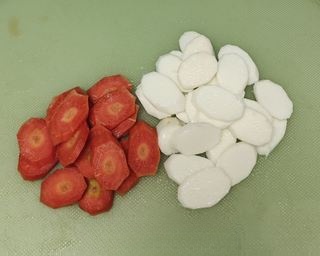 Stir-fried Yam and Carrot with Red Pepper