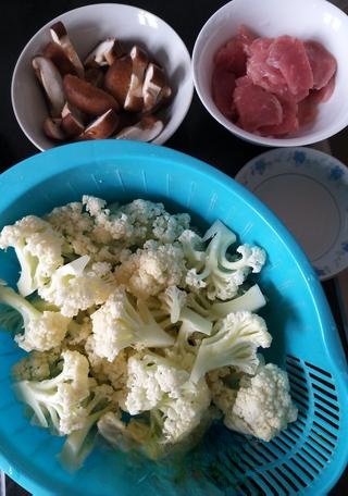 Shiitake mushrooms and cauliflower