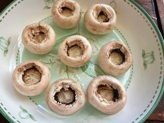 Button mushrooms and quail eggs