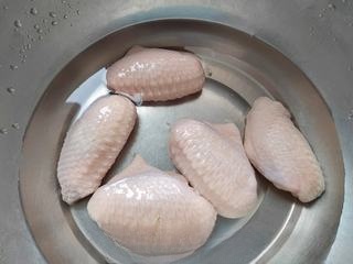 Steamed Chicken Wings with Taro