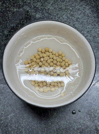 Exclusive Braised Pig Trotters with Soybeans