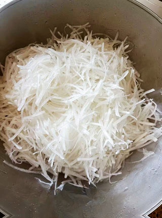 Appetizing Shredded White Radish
