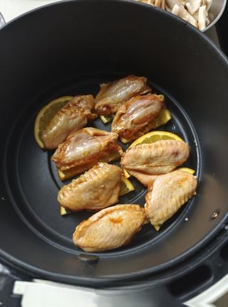 Orange-Flavored Chicken Wings